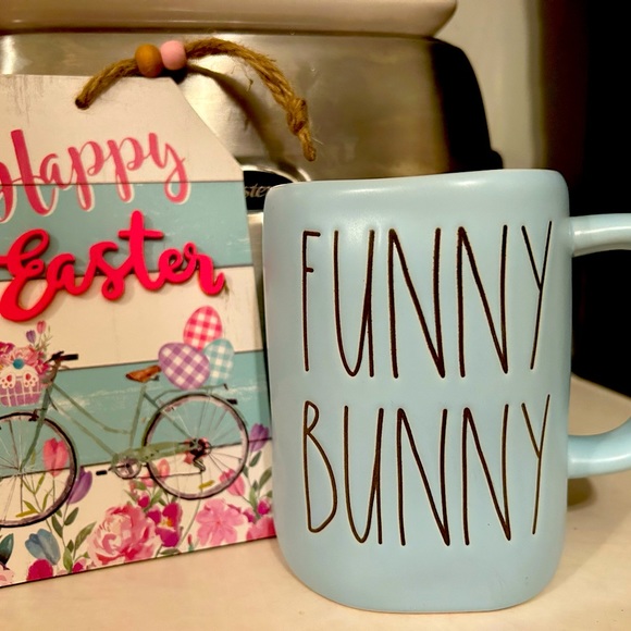 Rae Dunn coffee mug - Picture 1 of 2